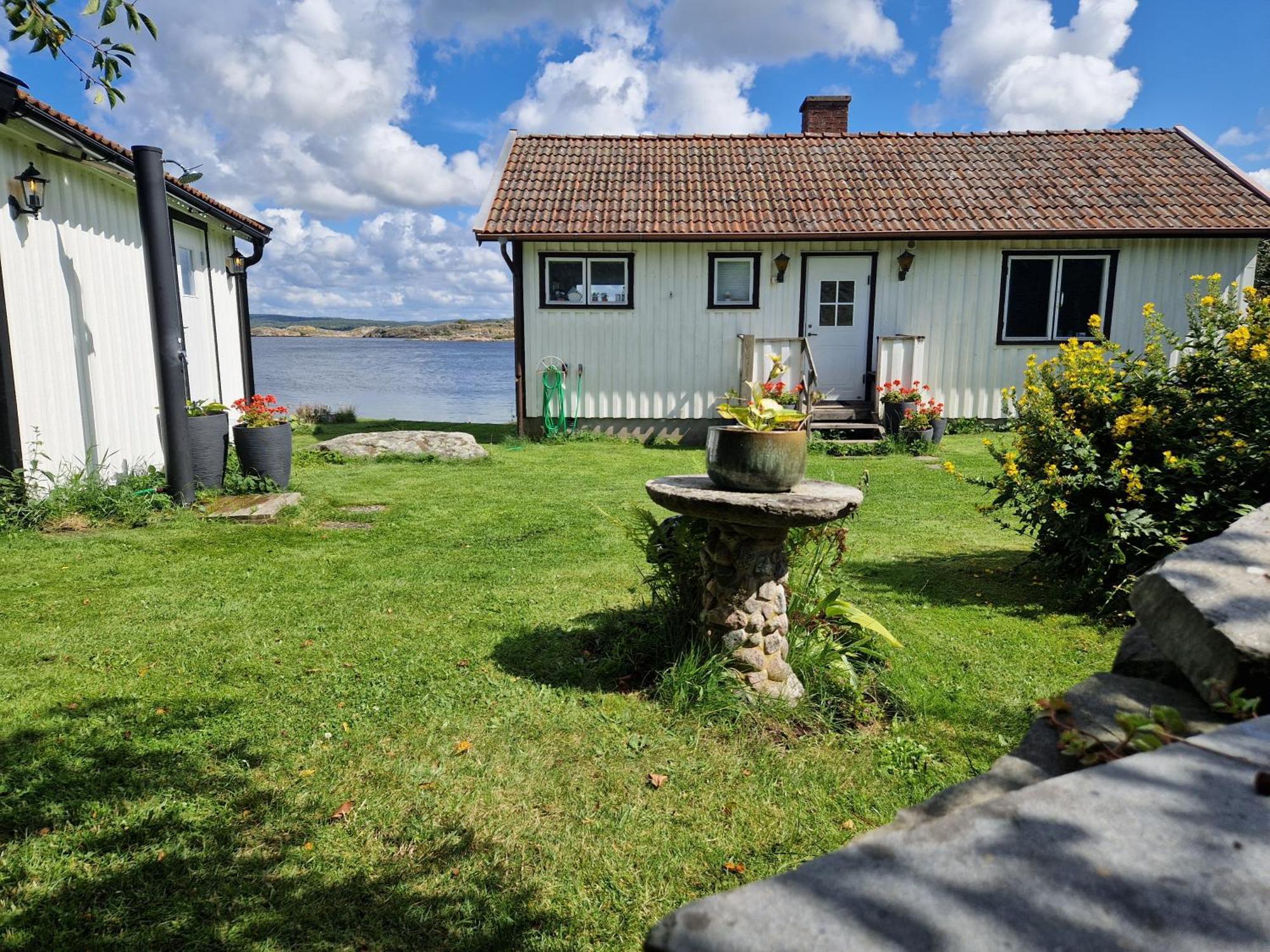 Cabin At The Sea Close To Public Beach With A Jumpingtower Hoviksnas Exterior photo