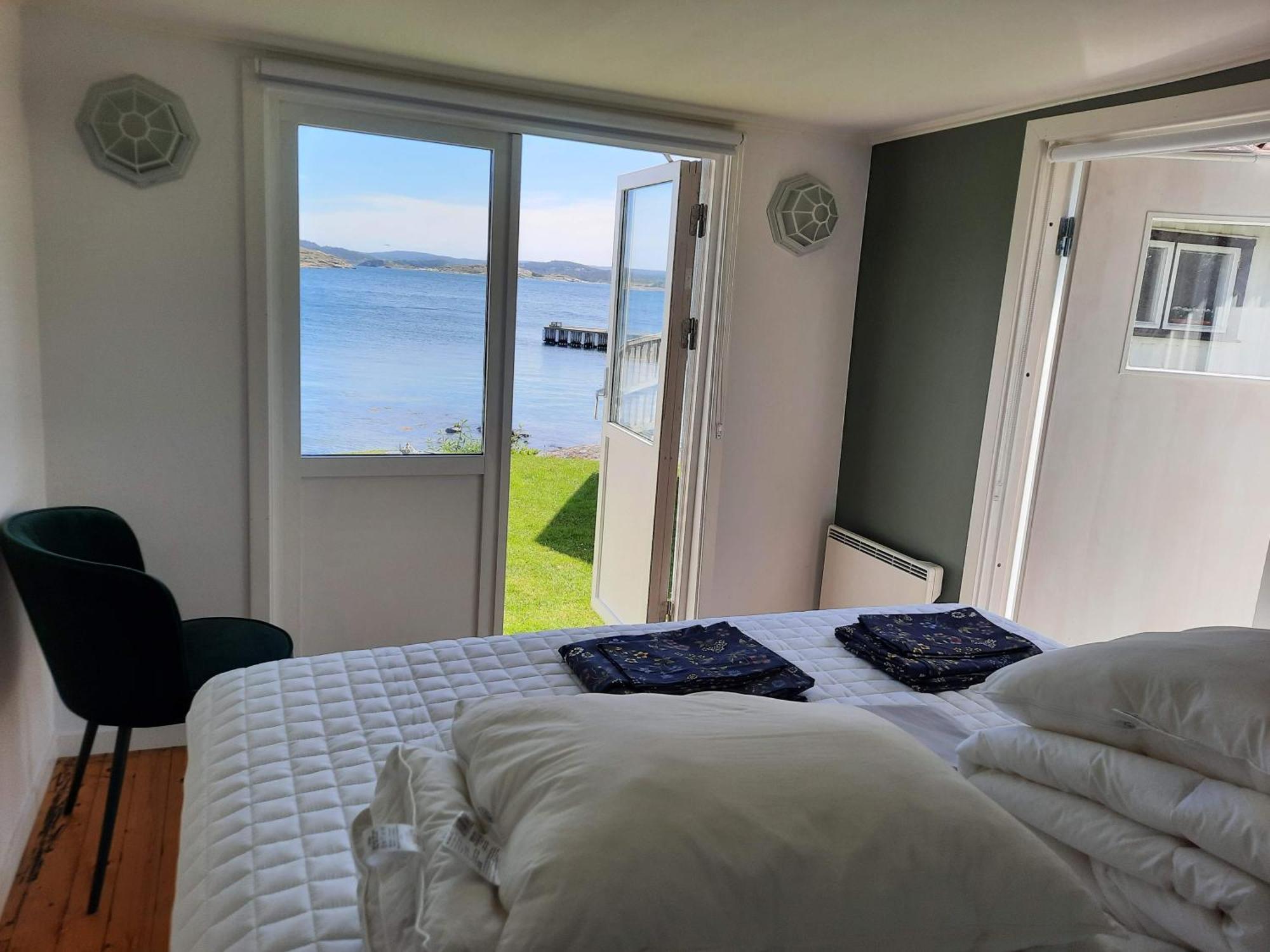 Cabin At The Sea Close To Public Beach With A Jumpingtower Hoviksnas Exterior photo