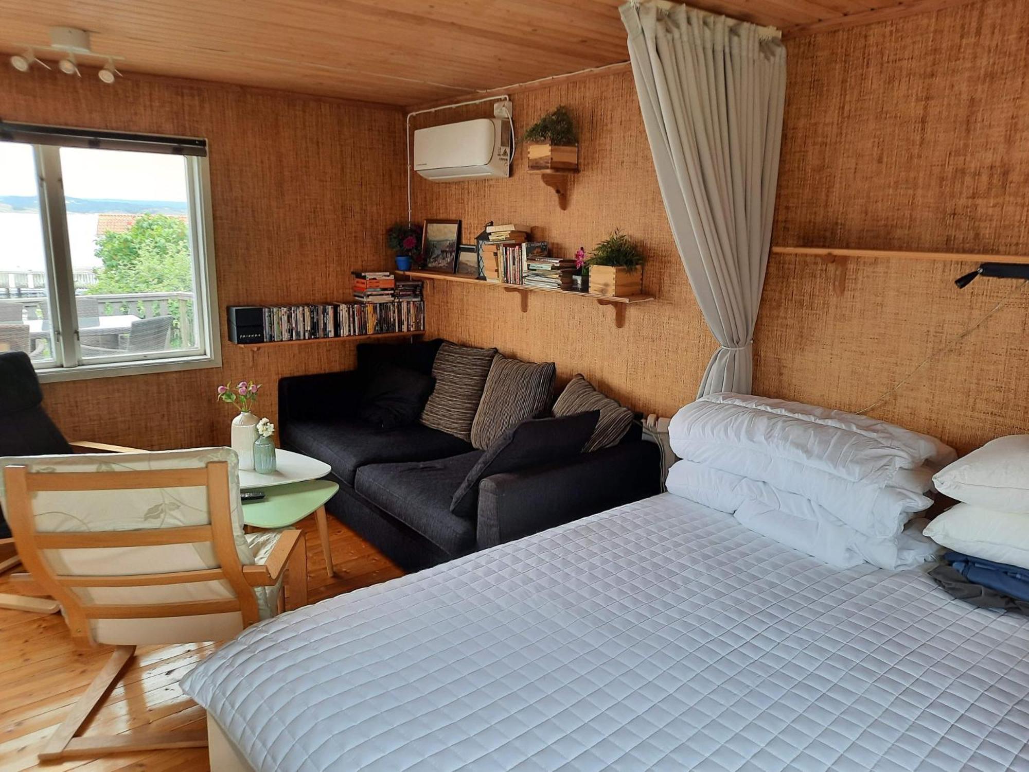 Cabin At The Sea Close To Public Beach With A Jumpingtower Hoviksnas Exterior photo